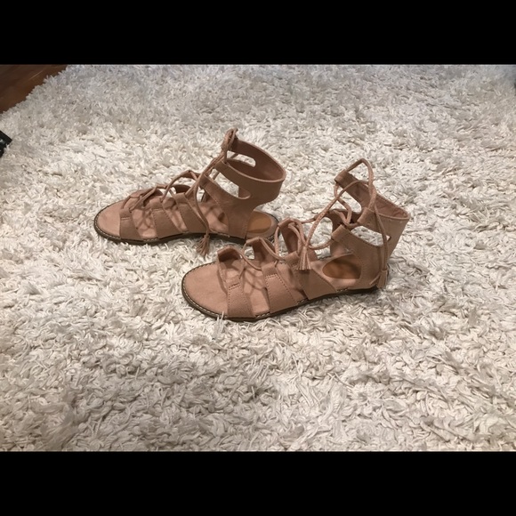 Lace up sandals - Picture 2 of 3